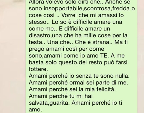 La ragazza il pagliaccio con lentiggini
