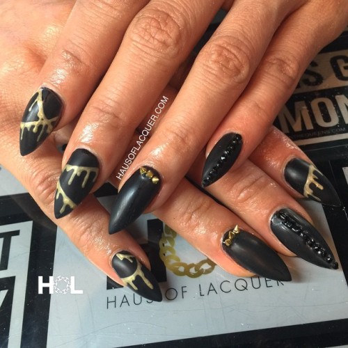 hausoflacquer:Matte black drips done at @crownthequeens. ...