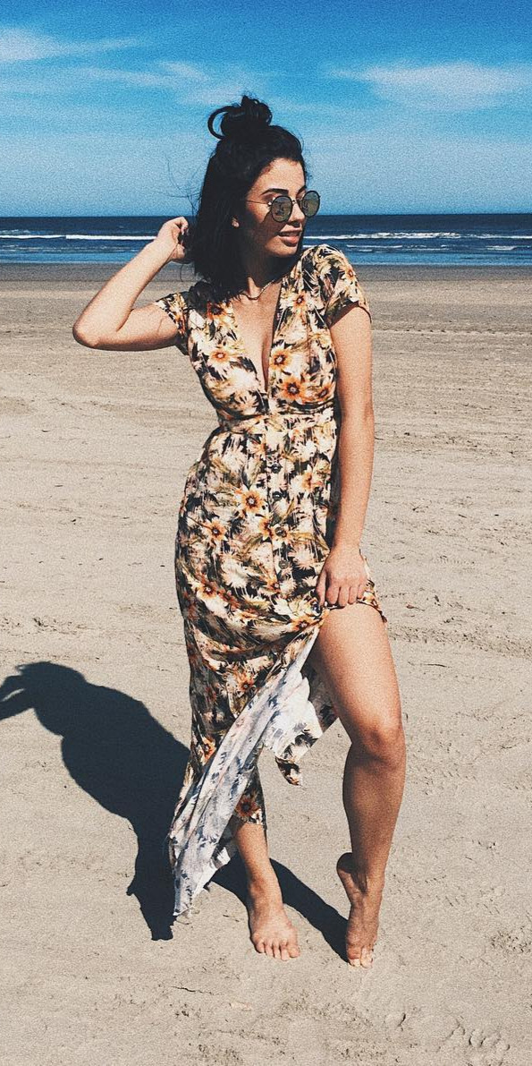 10+ Trendy Outfits to Get You Excited - #Stylish, #Dress, #Shopping, #Good, #Streetwear Nice day today at the beach with this beautiful dress from planetgirlsoficial  Dia lindo hoje na praia com este vestido maravilhoso da planetgirlsoficial . , look , lookdodia , lookoftheday , lookdathalita , outfit , ootd , praia , beach , beachday , sun , fun , moda , dress , comfy 