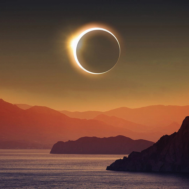 A MUSED ECLIPSE CHASING Instagram Post By EARTH FOCUS