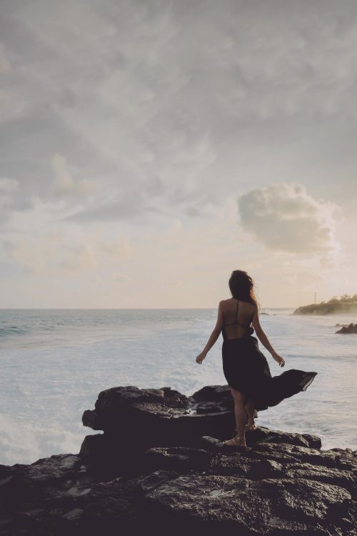 atlasofvanity:avenuesofinspiration:Watching the Waves | © |...