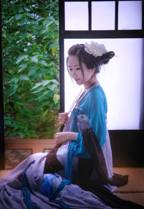 ziseviolet:xxxshakespearexxx:东边糖糖云Traditional Chinese hanfu...