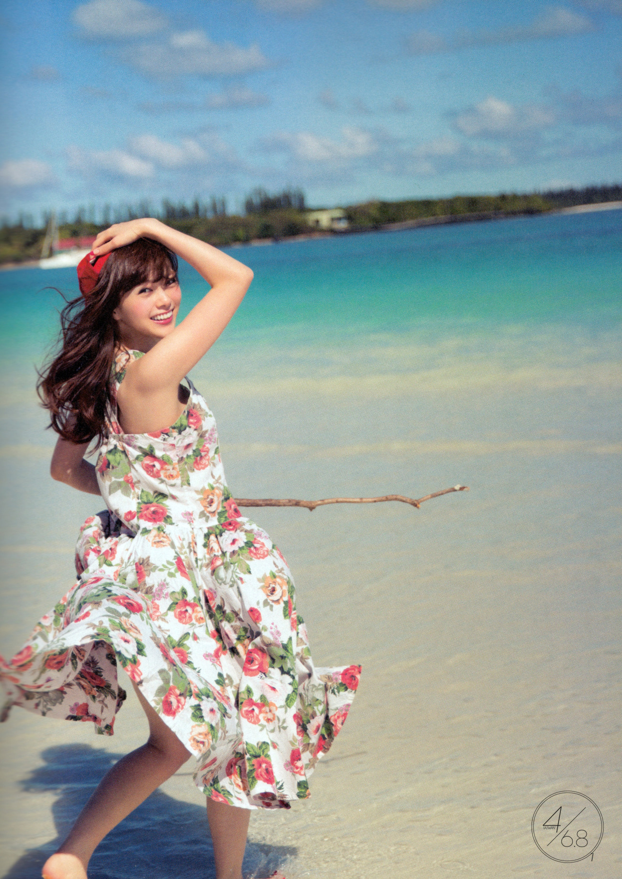 Shiraishi Mai (Nogizaka46) 1st fashion photobook... - oshibook