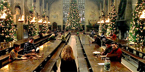 lightningboltgraced-blog:Harry Potter films + Christmas