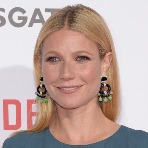 Gwyneth Paltrow Wears DW at the Mortdecai premeire 