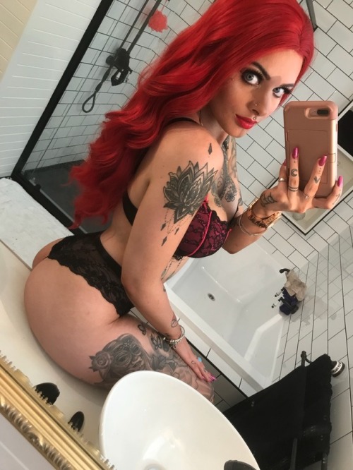 tits-tats-timberlands:Haven’t posted a selfie in a while 