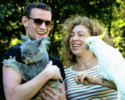 Matt Smith and Alex Kingston at the Australia Zoo (11.05.15) [x]