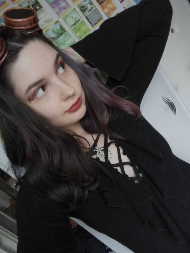 makeup follow