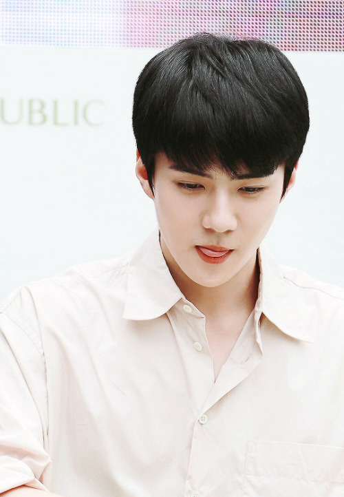 sehunlyone:©