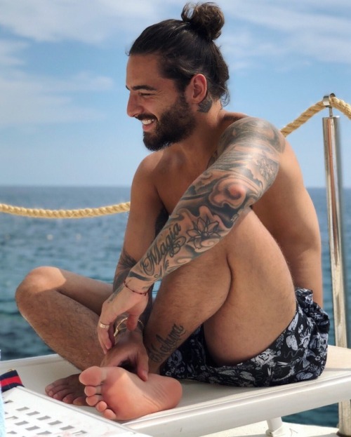 hotmal3celebrities:Maluma - Instagram