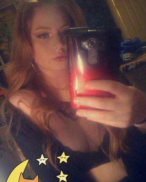 stonedbabyygirl:Just realized i’ve never posted any selfies on...