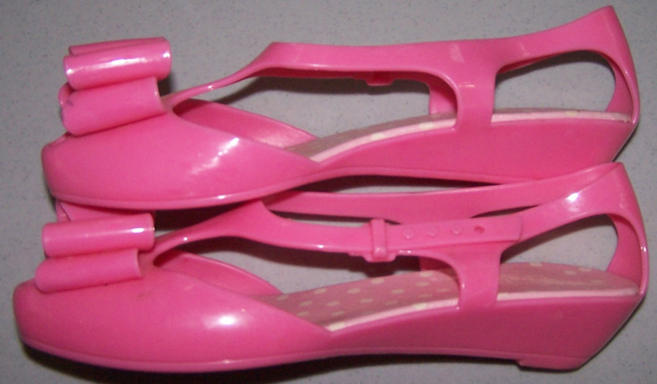 pink rubber sandals