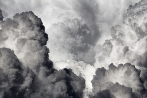 inlandwest:6 photos of a Cumulonimbus cloud over my house.