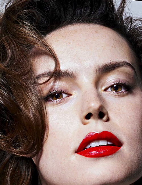 daisyridleysource:Daisy Ridley by Liz Collins for ELLE UK,...