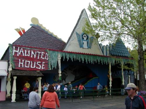 guyfarris:A COLLECTION OF CARNIVAL HAUNTED HOUSE RIDES