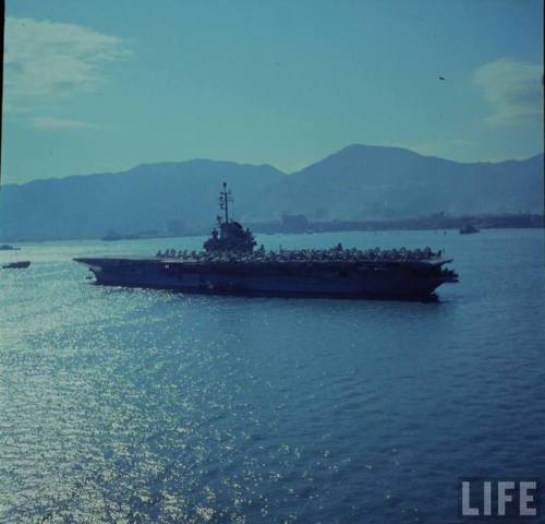 bmashine:The aircraft carrier Lexington in Hong Kong