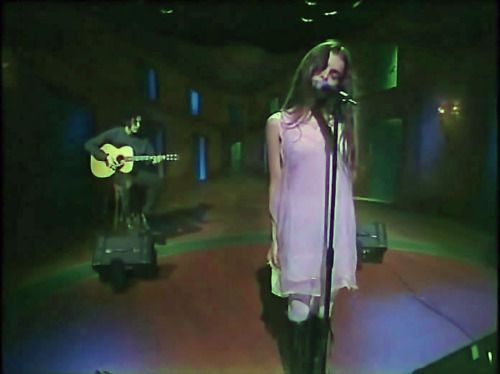 vintagewoc:Hope Sandoval in Mazzy Star (90s)