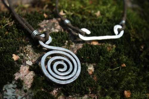 loitsucrafts:Spiral pendant • Infinity necklaceFree...