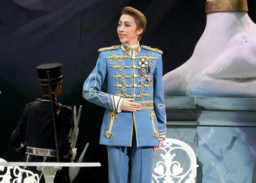 ilovetkrzuka:Takarazuka Revue Moon Troupe Elisabeth das...