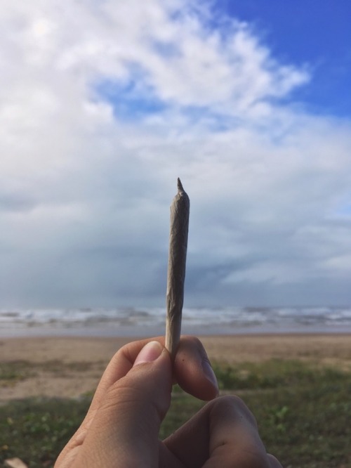 Love smoke on the beach 