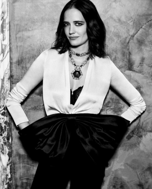 evagreennews:Eva Green | I don’t wear base, as I don’t like...