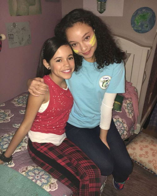 'Stuck in the Middle' Star Jenna Ortega Rules Our... - Yahoo TV Staff