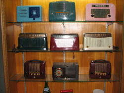 @Vintage Radios