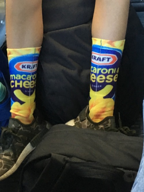 gen-zee:not-quite-american:some kid on the bus had mac n...