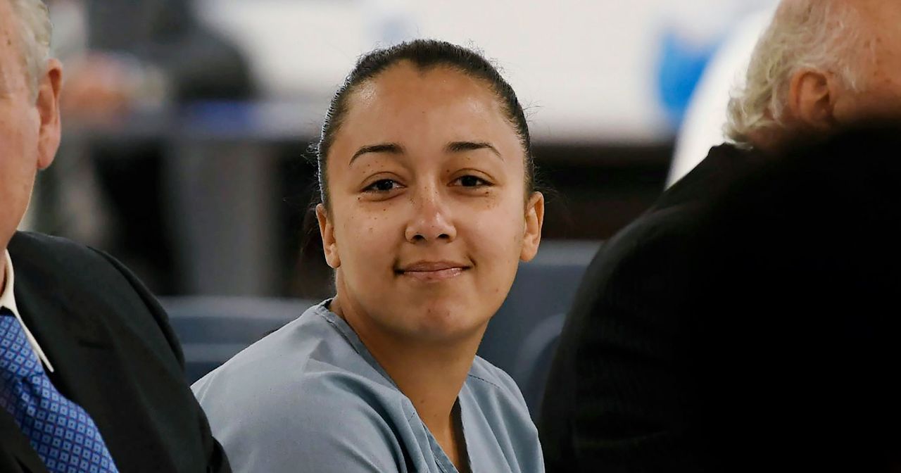 ulibeanz: GUYS IM GONNA CRY!!!!!! YES!  Cyntoia Brown Has Been Granted Clemency,