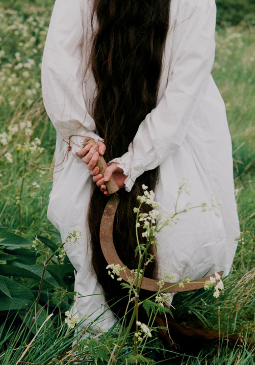 nicoletteclarailes:Nicolette Clara Iles / Hedge Witch 