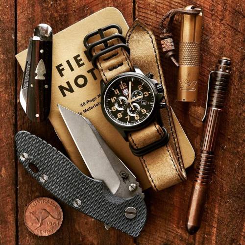 flashlight luminox pocketknife everydaycarry knifeporn edc hindererpen watch watchporn fieldnotes pocketdump lenslight bulletjack knife hinderer