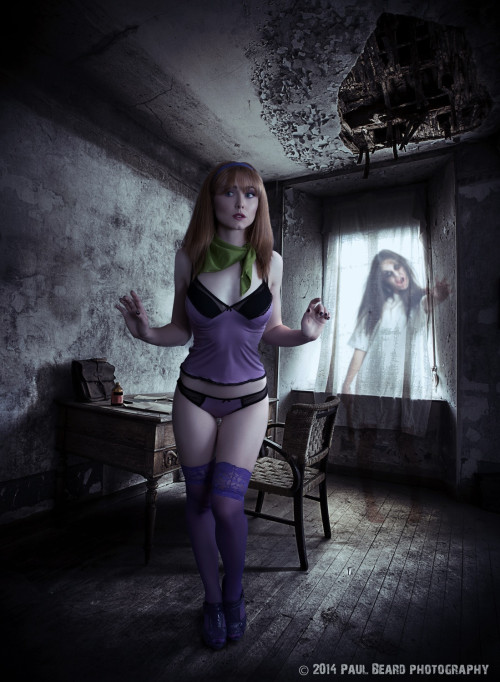 gameraboy:Daphne BlakeCosplayer: Charlette KilbyPhotographer:...