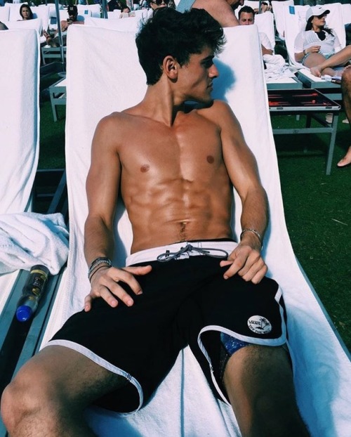 yourboyfriendsstuff:Jack Gilinsky is your boyfriend.