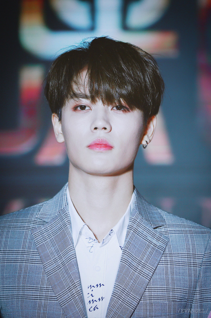 - officialninepercent: Lin Yanjun - 180718 TO BE X...