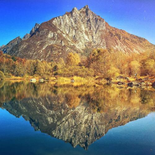 mextures belluno igersveneto visitveneto lake autumn sospirolo vscocam igersbelluno