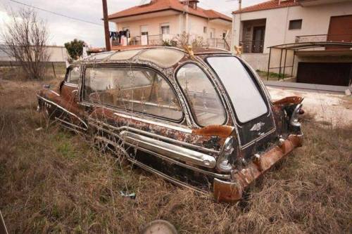 abandonedandurbex:1947 Buick Roadmaster hearse [960x639]