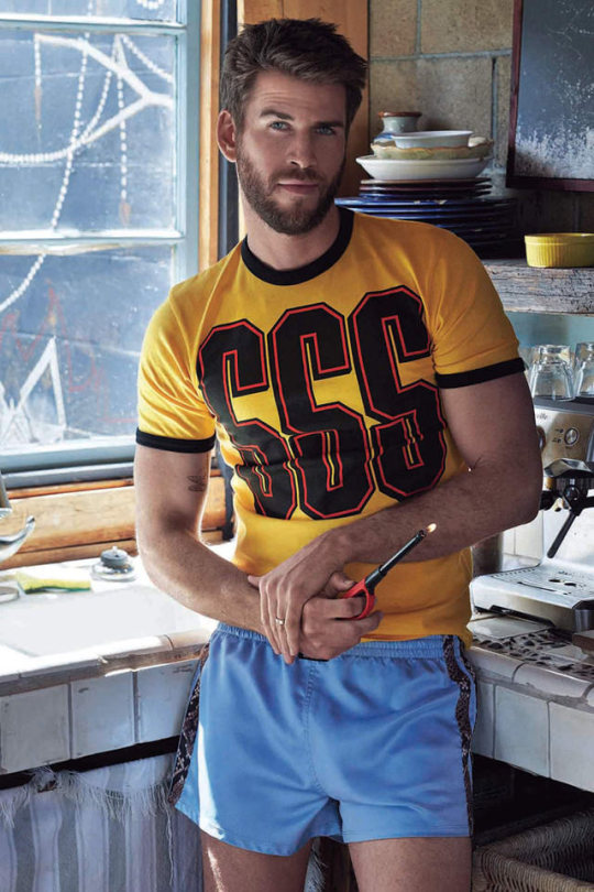 liam hemsworth.  - Página 31 Tumblr_pr5m29jUtH1xw4s57o1_540