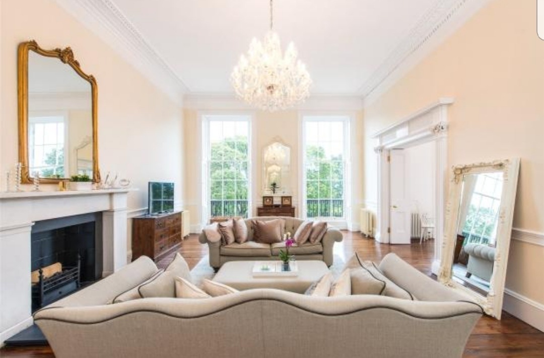 light-filled-drawing-room-in-a-georgian-townhouse