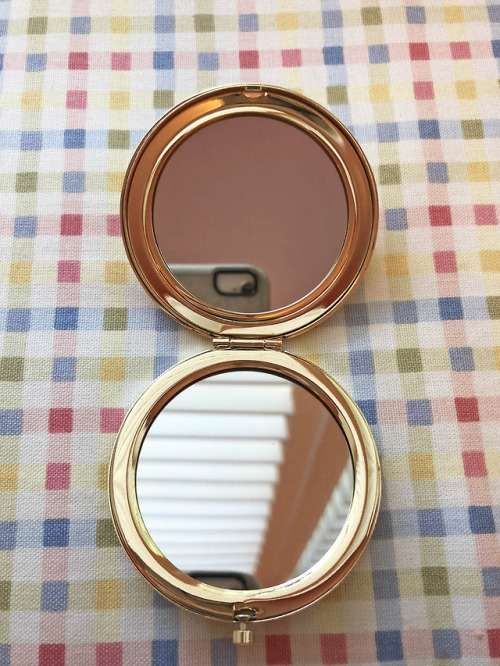 silvermoon424:I bought another mirror compact from the amazing...