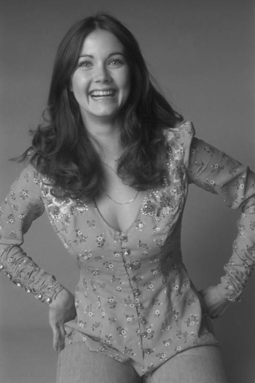 vonter-voman:Lynda Carter, 1975