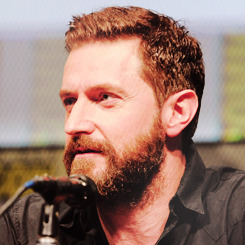 richards-smile:Richard Armitage at The Hobbit Panel at San...