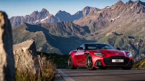 2019 Aston Martin DBS Superleggera Aston Martin DBS Superleggera Germany Sports Car
