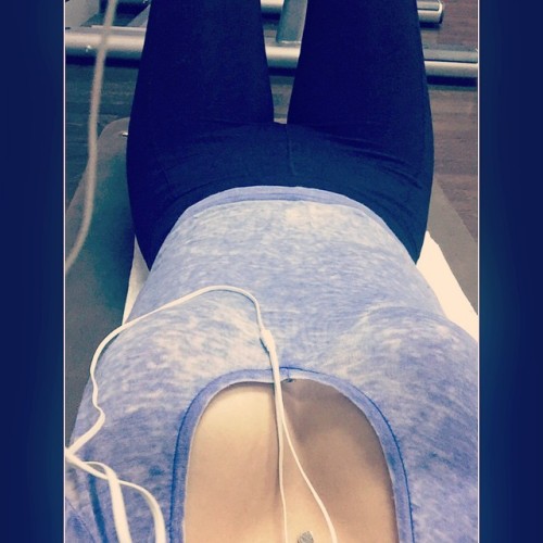 sessions lornajane gym midnight coupleswhoworkouttogether beatsbydre cottonon