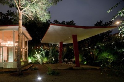 A 1950s Gas Station Converted into a Home.<br />Built in 1954 and abandoned in 1986, this Shell station was purchased by Juerg Judin in 2005.<br /> After 3 years of work to rehabilitate the station with the help of BFS Design, they renovated the structure into an amazing live/work space with a fancy kitchen inside the old auto shop and an annex building that serves as gallery.<br />Architecture Firm: www.bfs-design.com<br />Landscaping/Garden: www.hager-ag.ch<br />NYT article on this renovated gas station