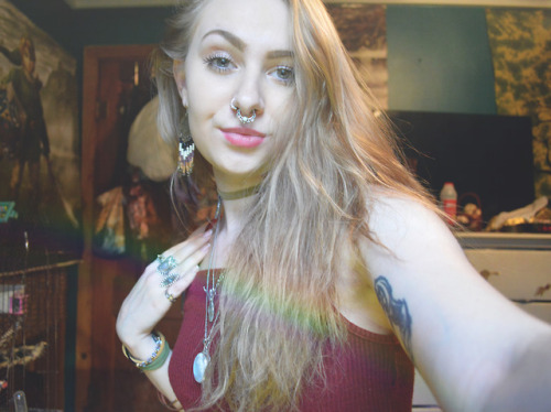 megarah-moon:Some ~ HD ~ pictures of my face. I really should...