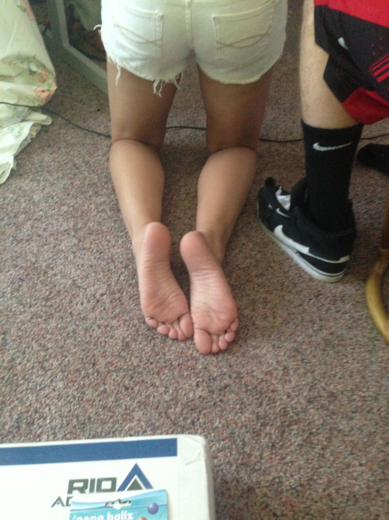 Candid Feet Porn - cute girls with amazing toe rings and cute feet â€” herfeet ...