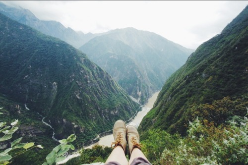 louisetakesphotos:Adventures in Yunnan. The tiger leaping...