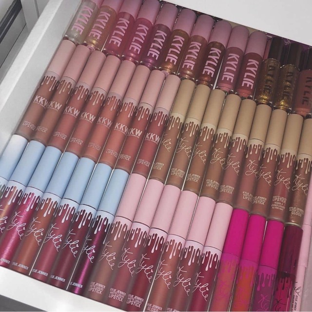 makeup collection organization