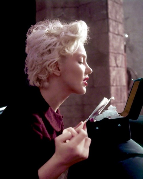 summers-in-hollywood:Marilyn Monroe on the set of Bus Stop,...