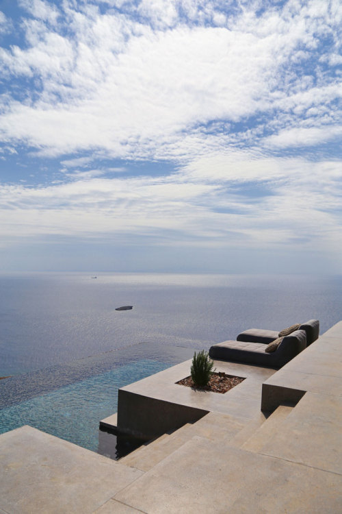 bothsidesguys:SUMMER HOUSE, SYROS - GREECE by BLOCK722...